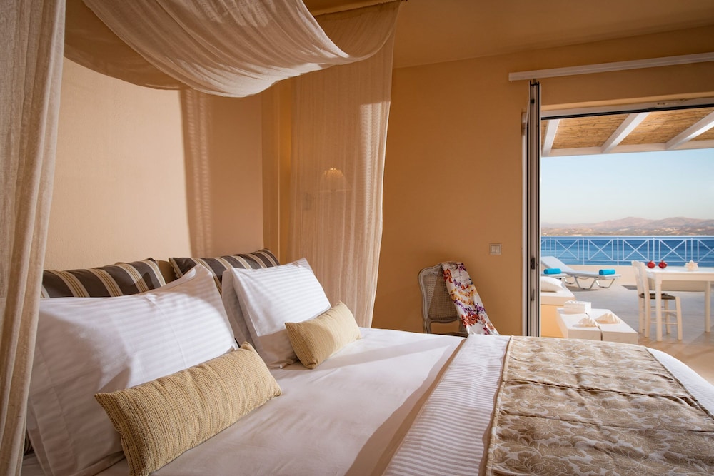 Deluxe Penthouse Suite | Panoramic Sea View & Outdoor Hot Tub - Photo 7