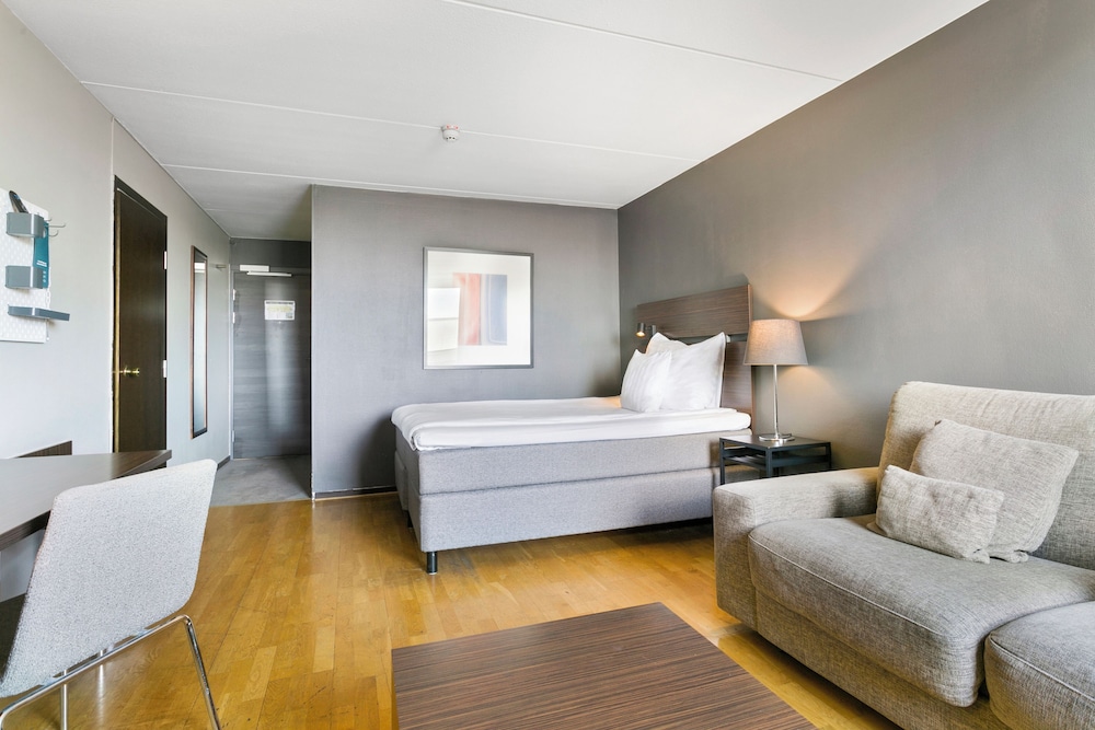 Room, 1 Double Bed (Compact) photo 3