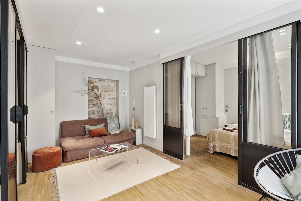 City Apartment, 2 Bedrooms, Non Smoking, Courtyard View
