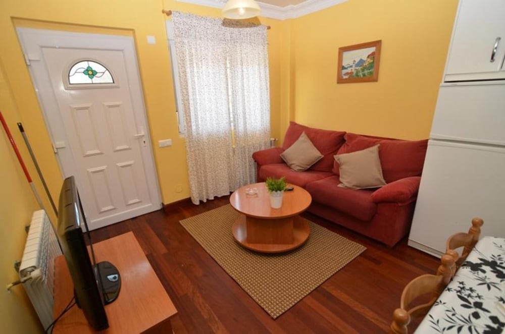 Family Apartment, 1 Bedroom, Beach View photo 3