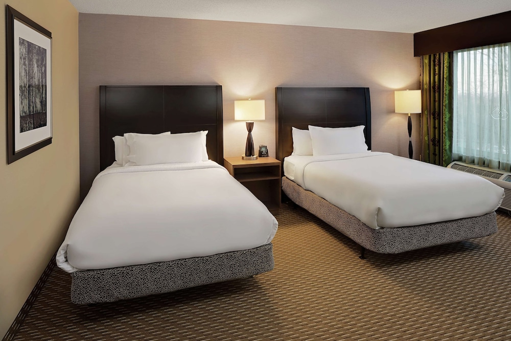 Room, 2 Double Beds, Accessible (Roll-in Shower) - Photo 1