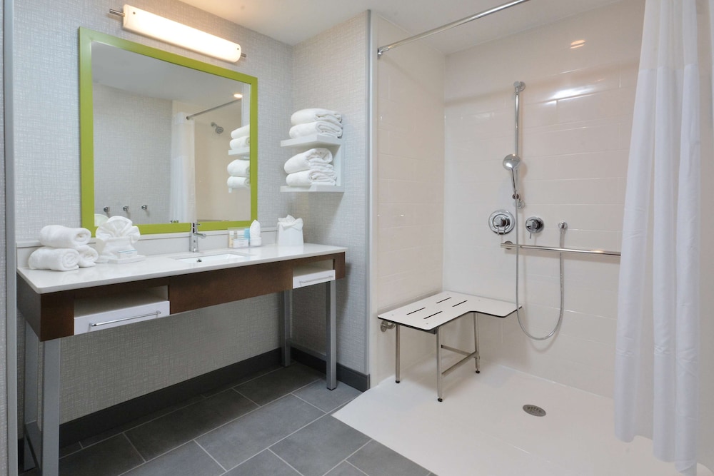 Suite, 1 King Bed, Accessible, Refrigerator & Microwave - Photo 14