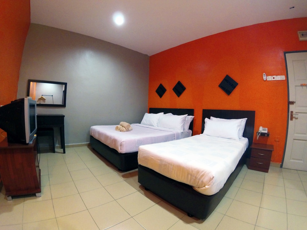 Standard Triple Room, Multiple Beds, Private Bathroom