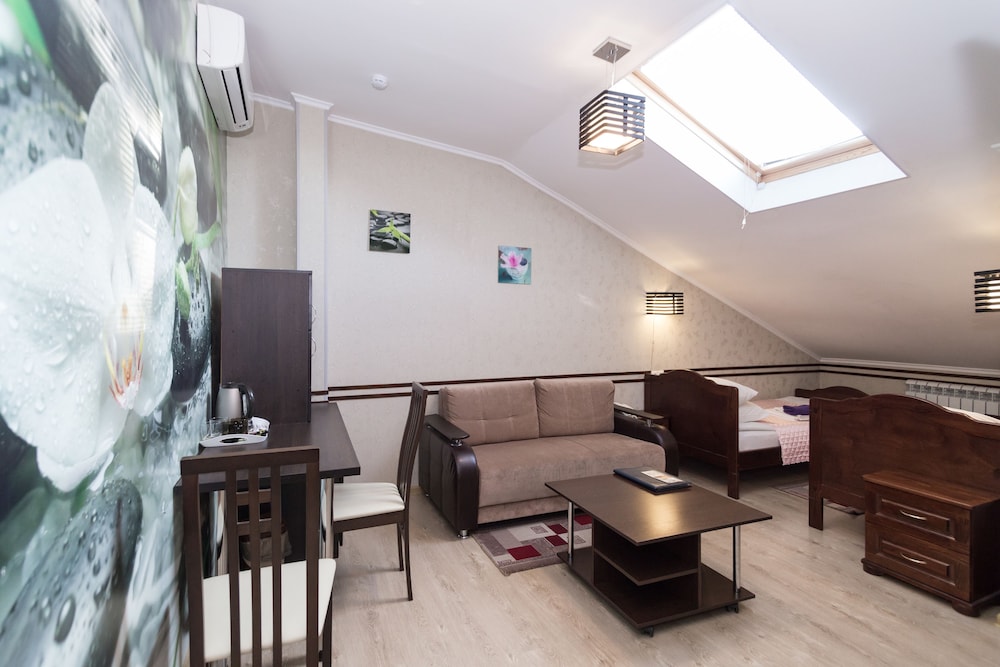 Standard Double or Twin Room photo 3