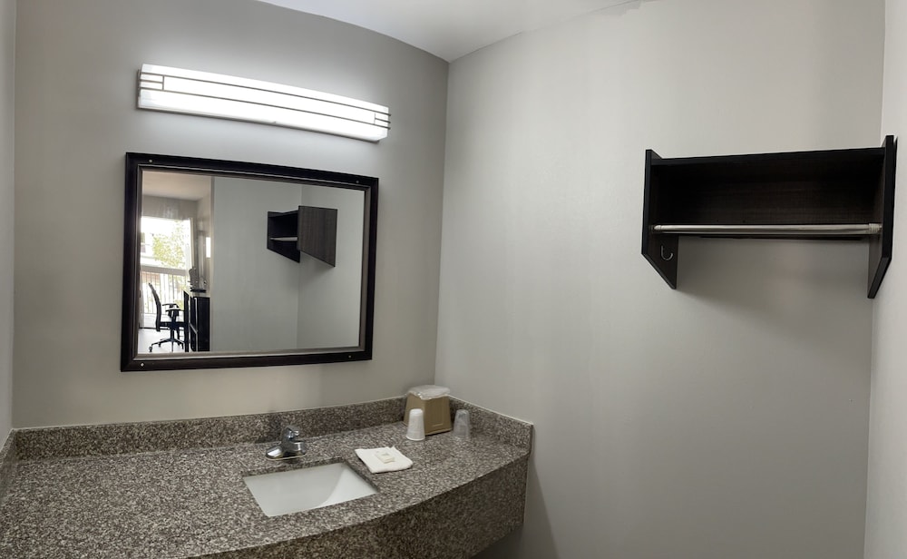 Deluxe Room, 1 Double Bed photo 3
