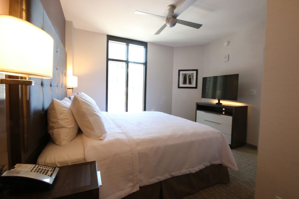 Studio, 1 King Bed, Non Smoking