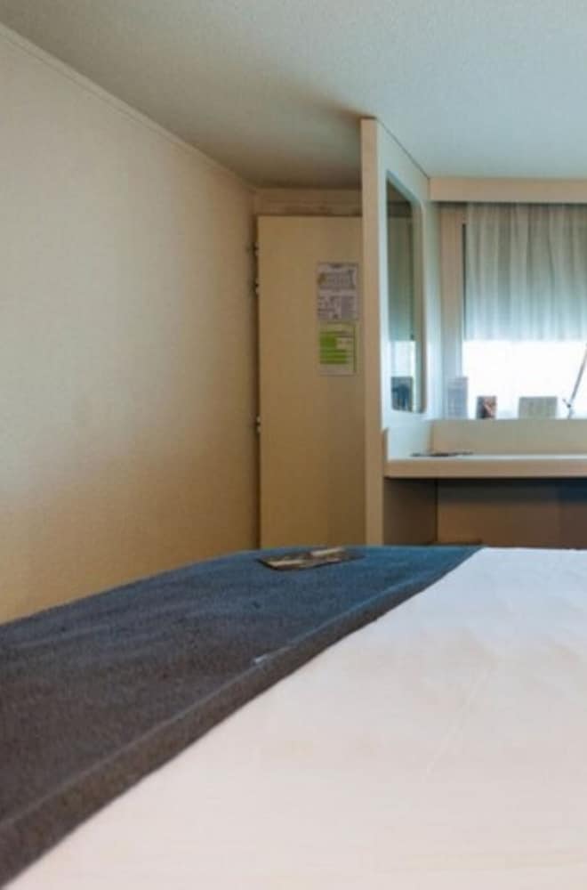Standard Room, 1 Double Bed - Photo 9