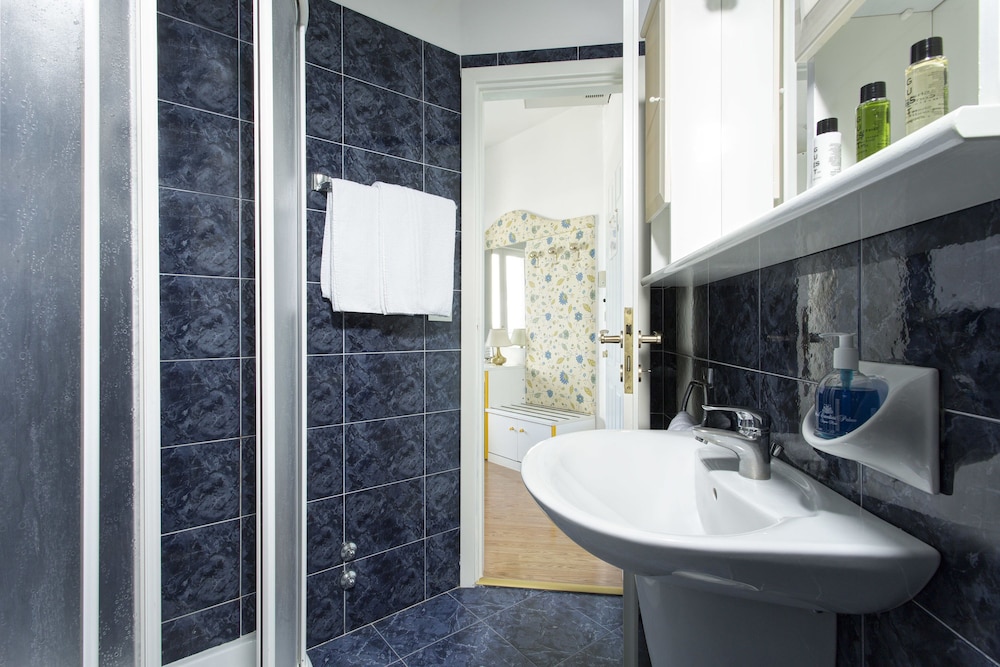 Deluxe Room, 2 Bedrooms, Connecting Rooms, Sea View, photo 6