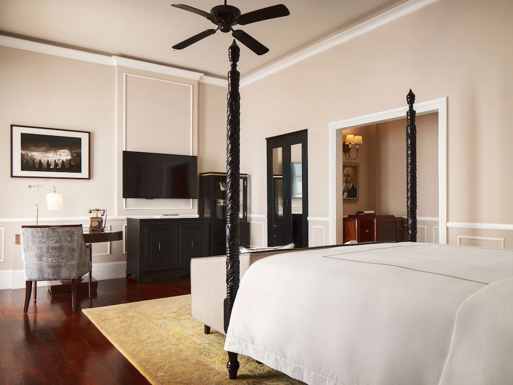 Personality Junior Suite King Bed - Photo 1