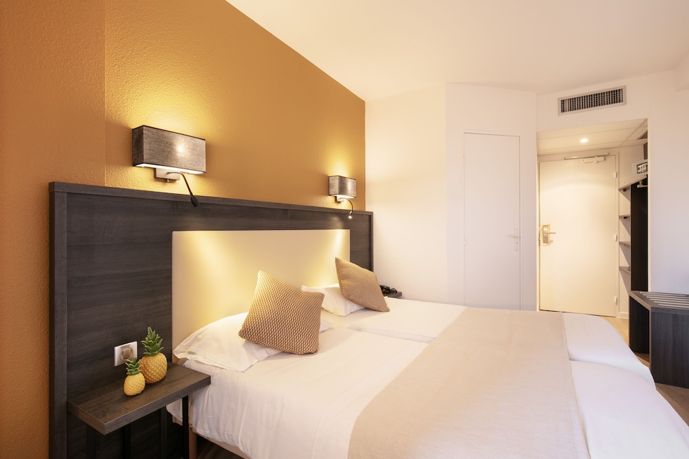Twin Room, Sea side photo 1