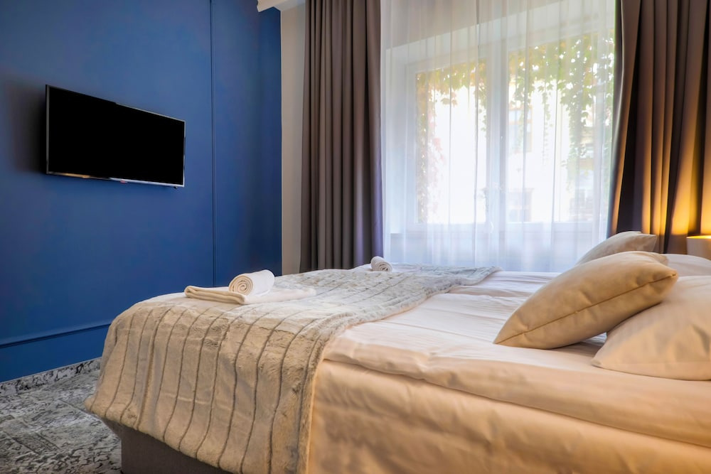 Classic Double or Twin Room - Photo 13