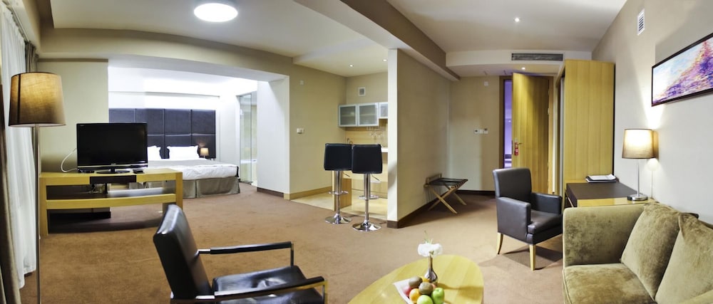 Classic Apartment photo 3