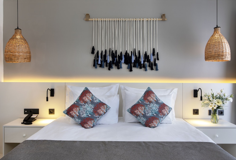 Premium Room, Multiple Beds, Sea View - Photo 10