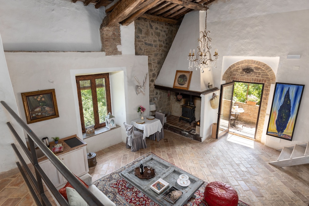 Traditional Chalet, Multiple Bedrooms, Vineyard View photo 2