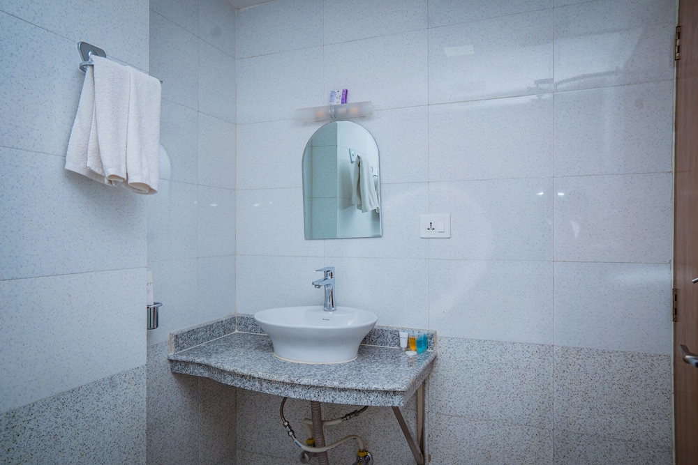 Deluxe Double or Twin Room, Lake View - Photo 9