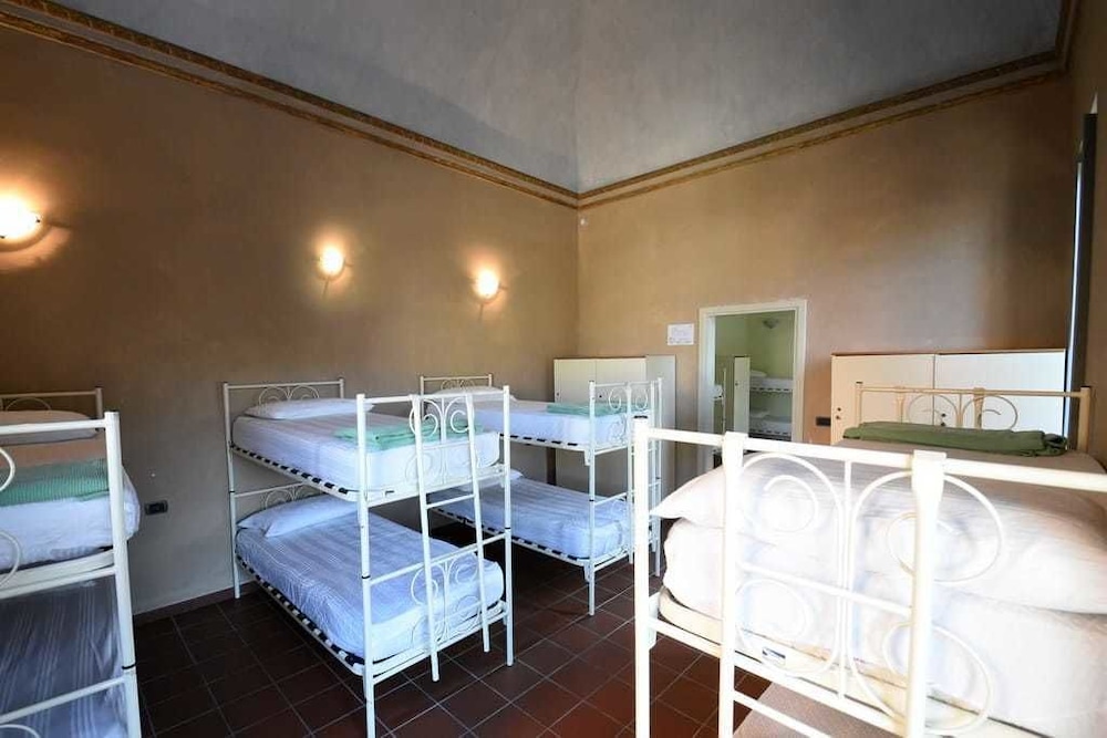 Shared Dormitory, Men only photo 2