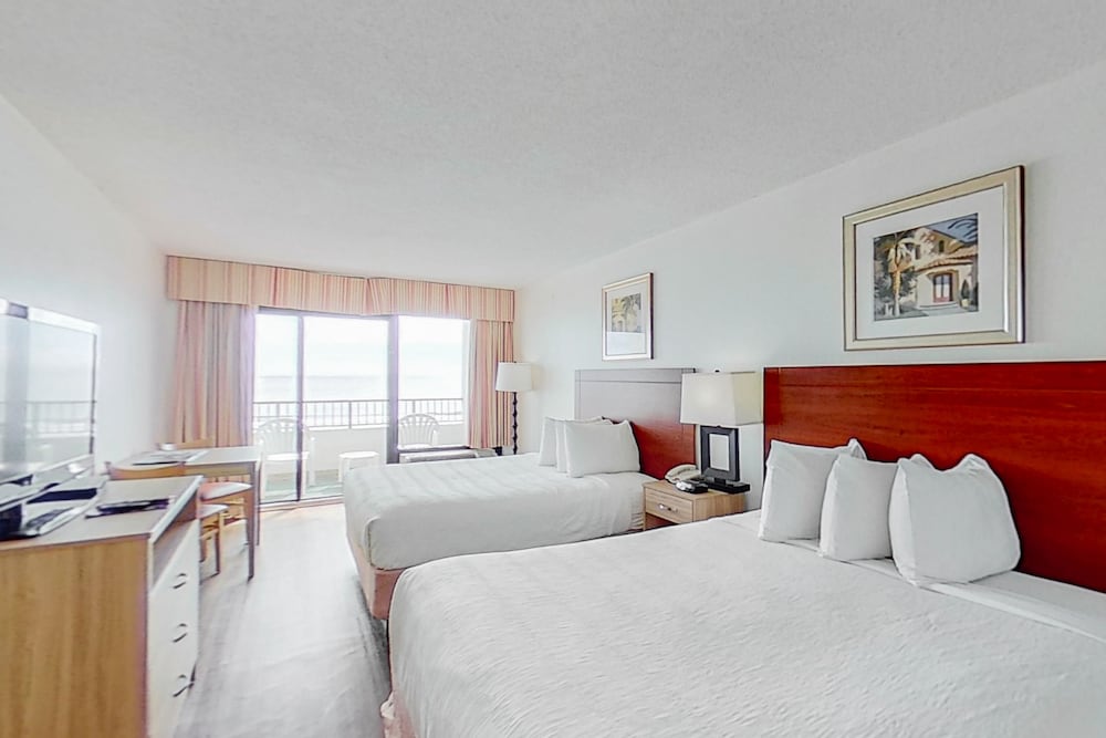 Room (Studio, Oceanfront) photo 1