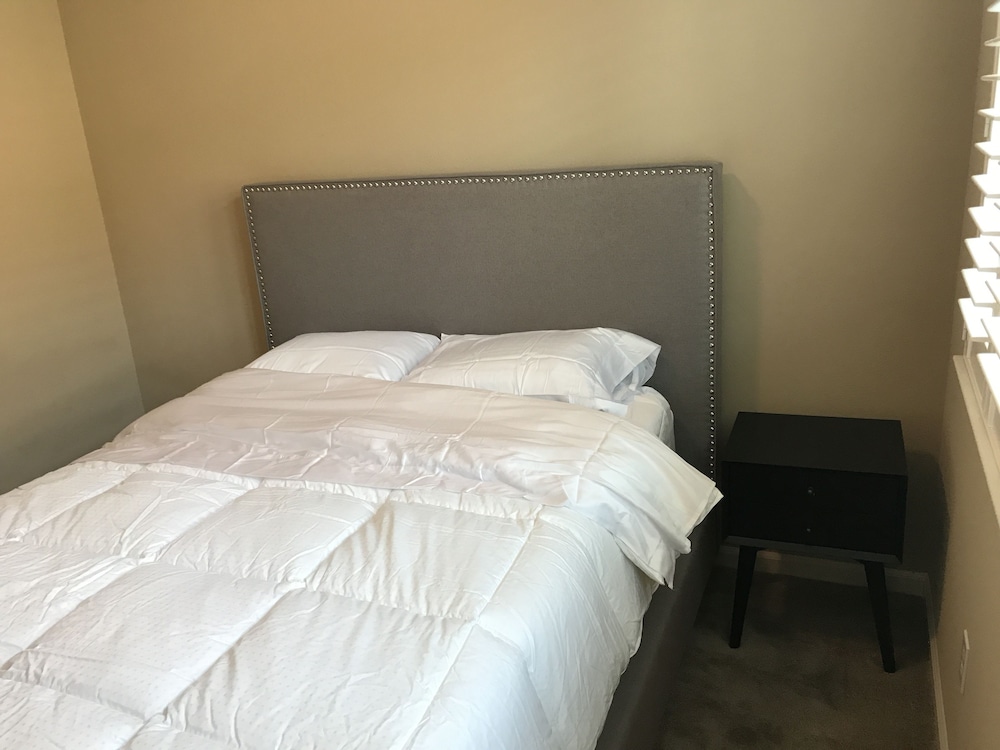 Standard Room, 1 Queen Bed photo 1