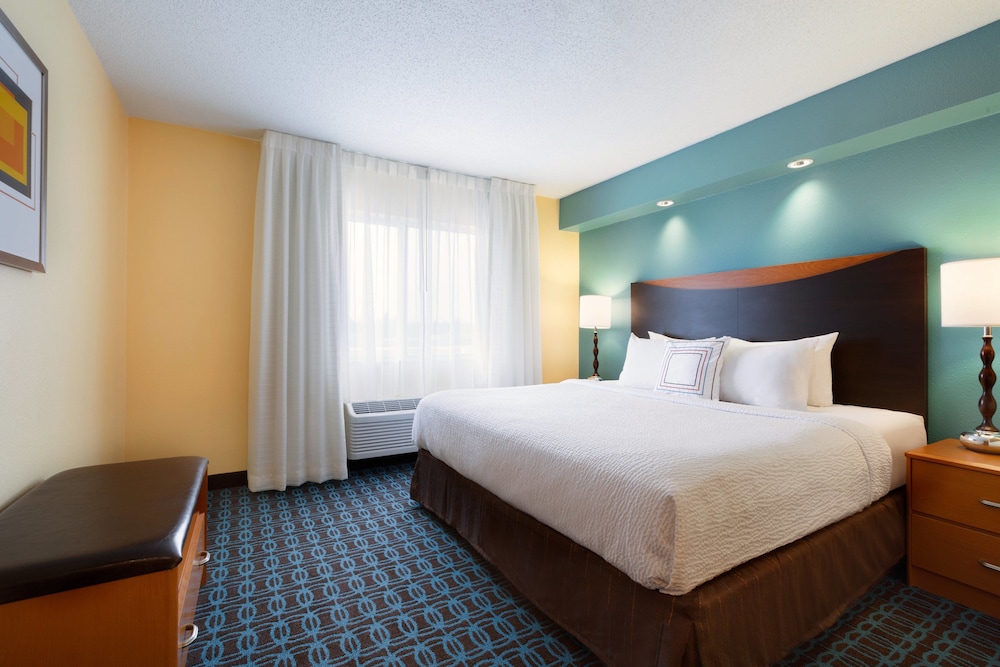Executive Suite, 1 King Bed with Sofa bed - Photo 1