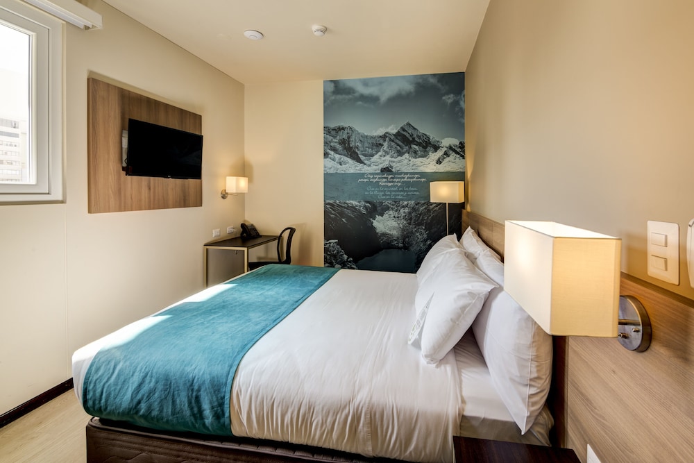 Double Room, 1 Queen Bed photo 1