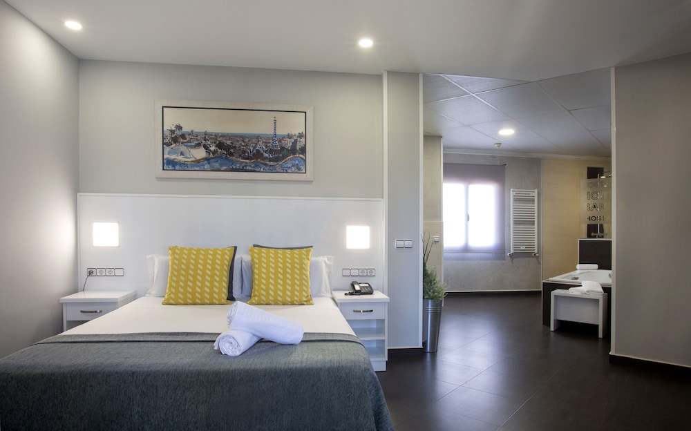Superior Room, Hot Tub