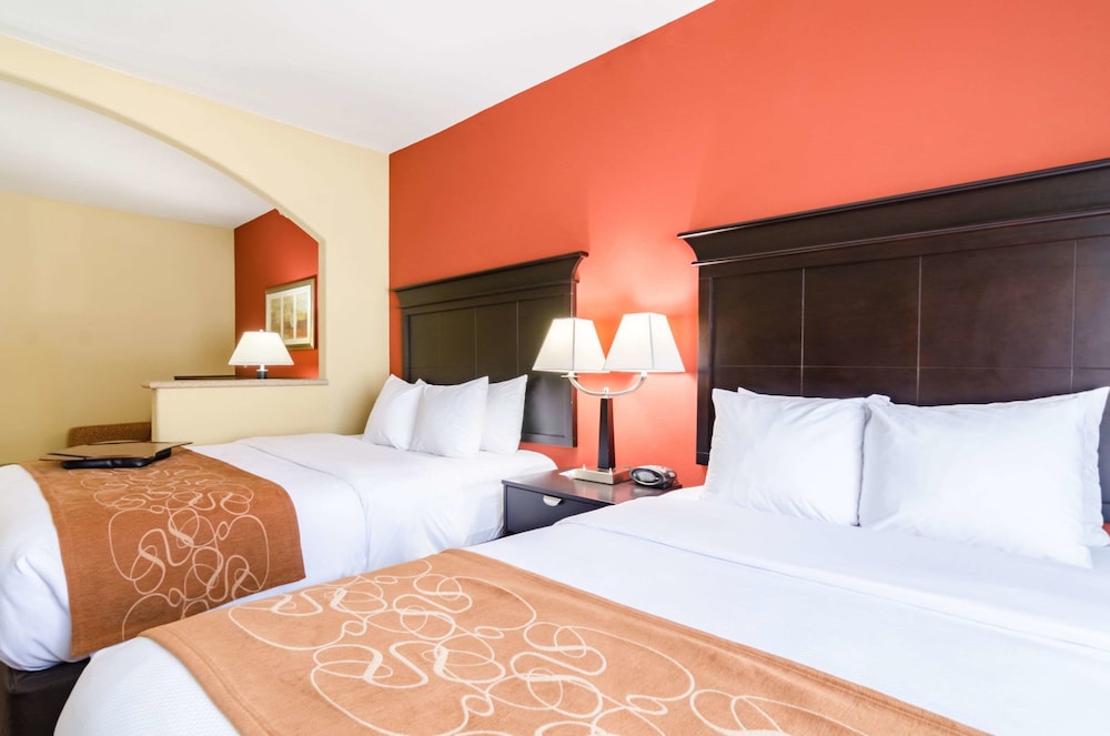 Suite, Multiple Beds, Non Smoking - Photo 6