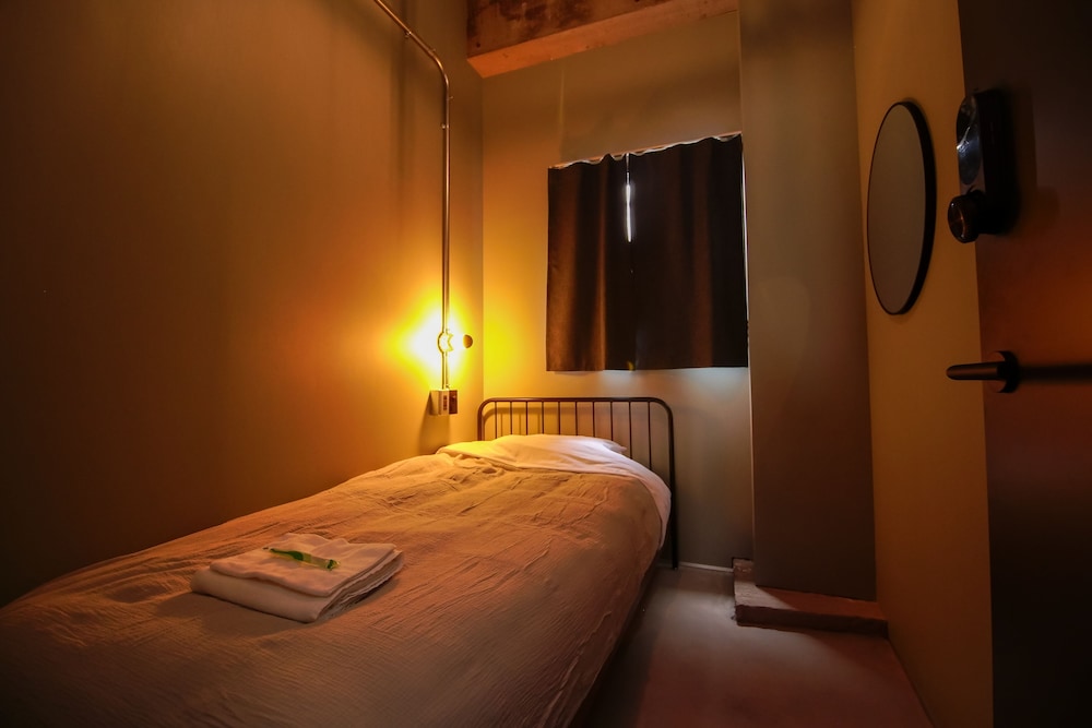 Basic Single Room photo 1
