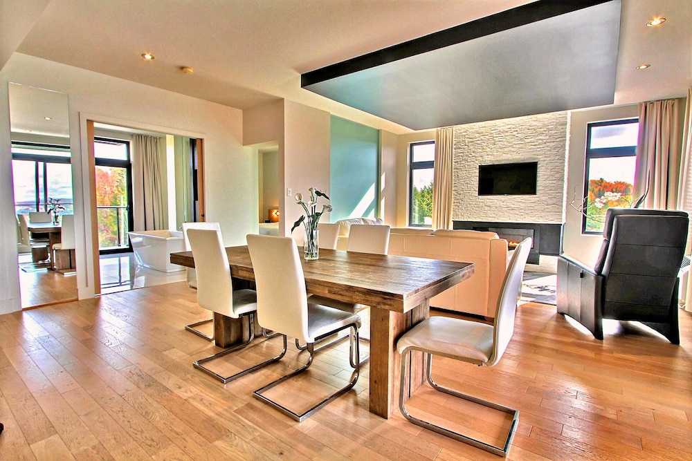 Presidential Suite, Fireplace, Vineyard View