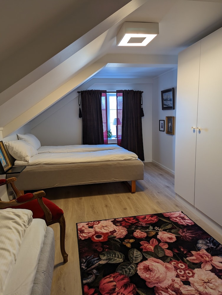 Basic Double Room, Shared Bathroom, Garden Area photo 3
