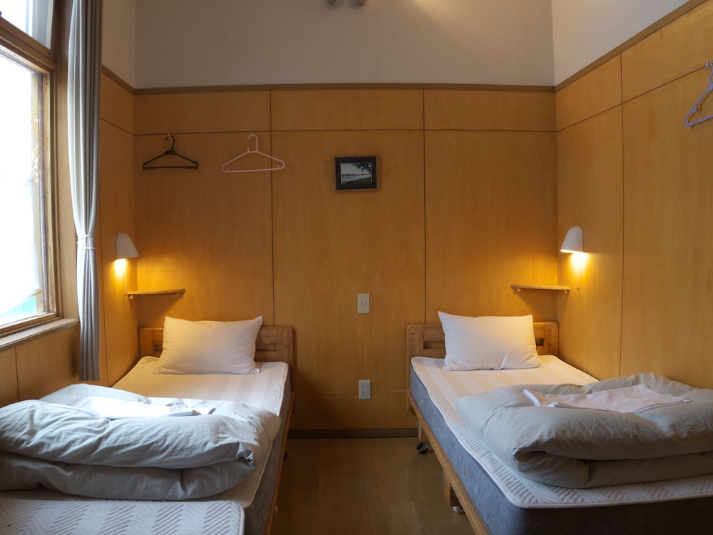 Room for 5 with Loft (no bathroom), Mountain View, Non Smoking photo 1