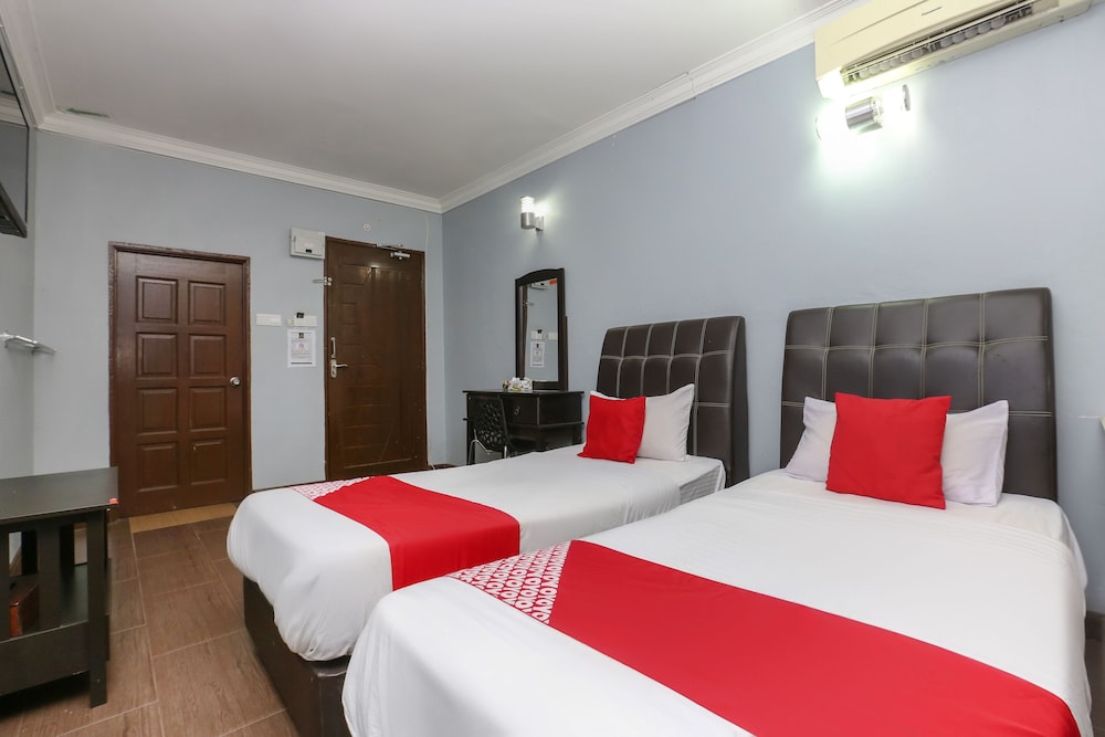 Deluxe Twin Room photo 2