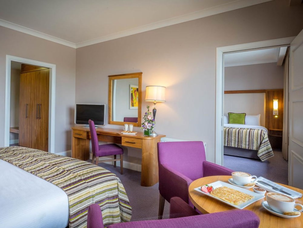 Superior King Room - Photo 3