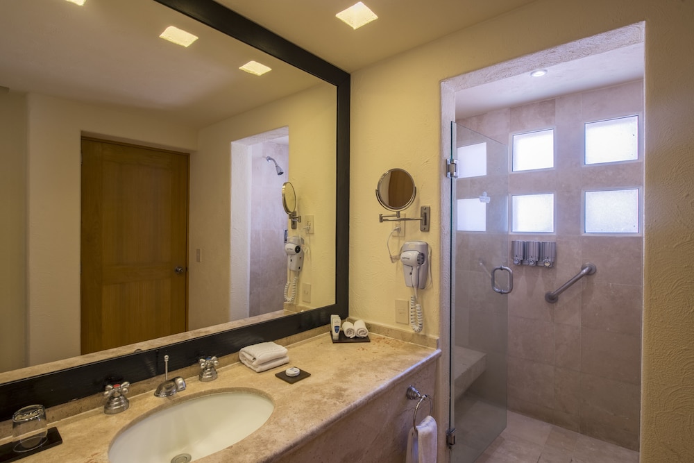 Studio King, Jetted Tub