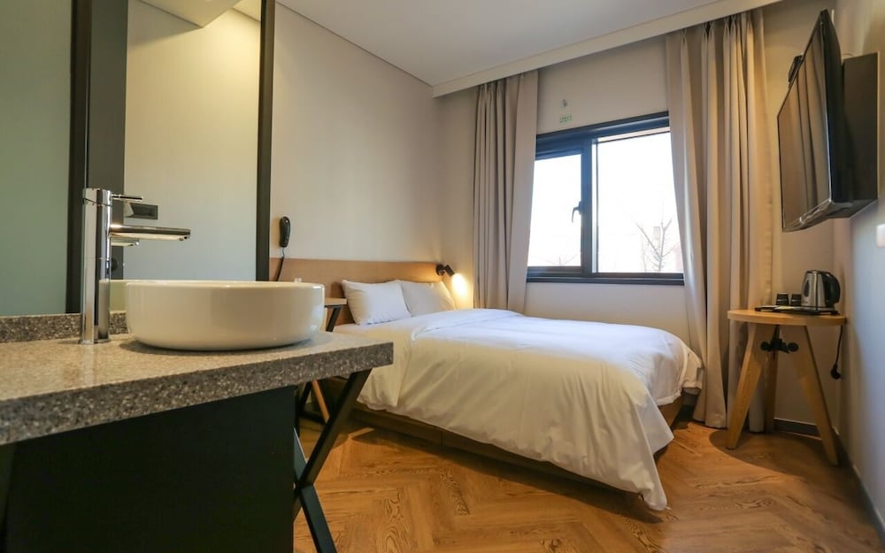 Standard Double Room - Photo 1