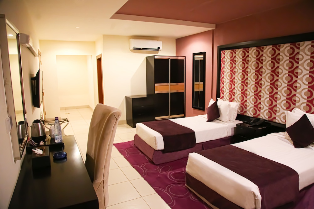 Deluxe Room, 2 Twin Beds, City View (Deluxe Twin Room)