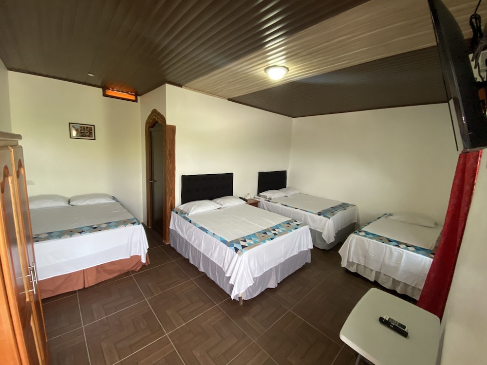 Family Quadruple Room, Multiple Beds, Ensuite, Garden View
