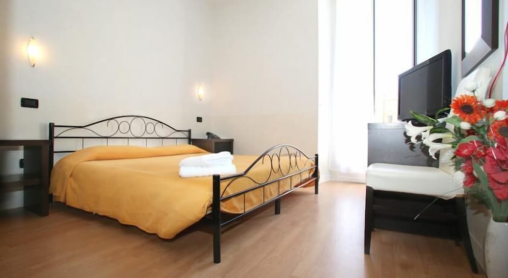 Triple Room - Photo 10