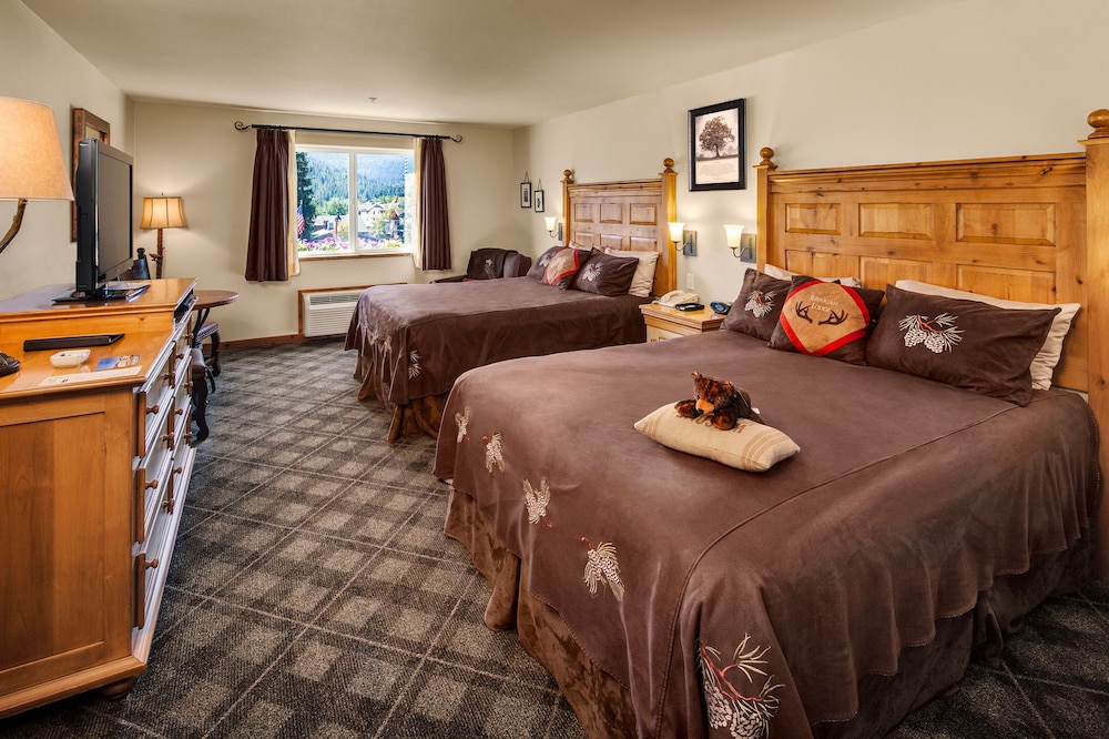 Room, 2 Queen Beds, Mountain View photo 1