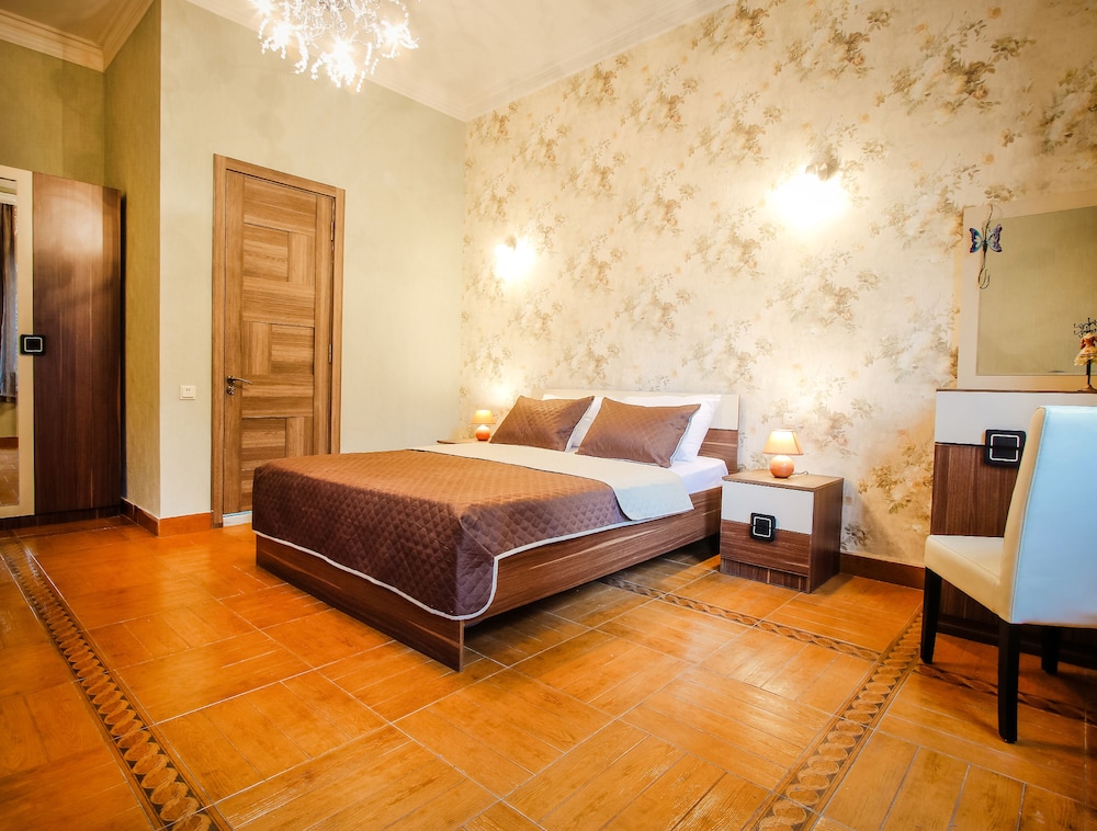 Deluxe Double Room, 1 King Bed, Non Smoking photo 3