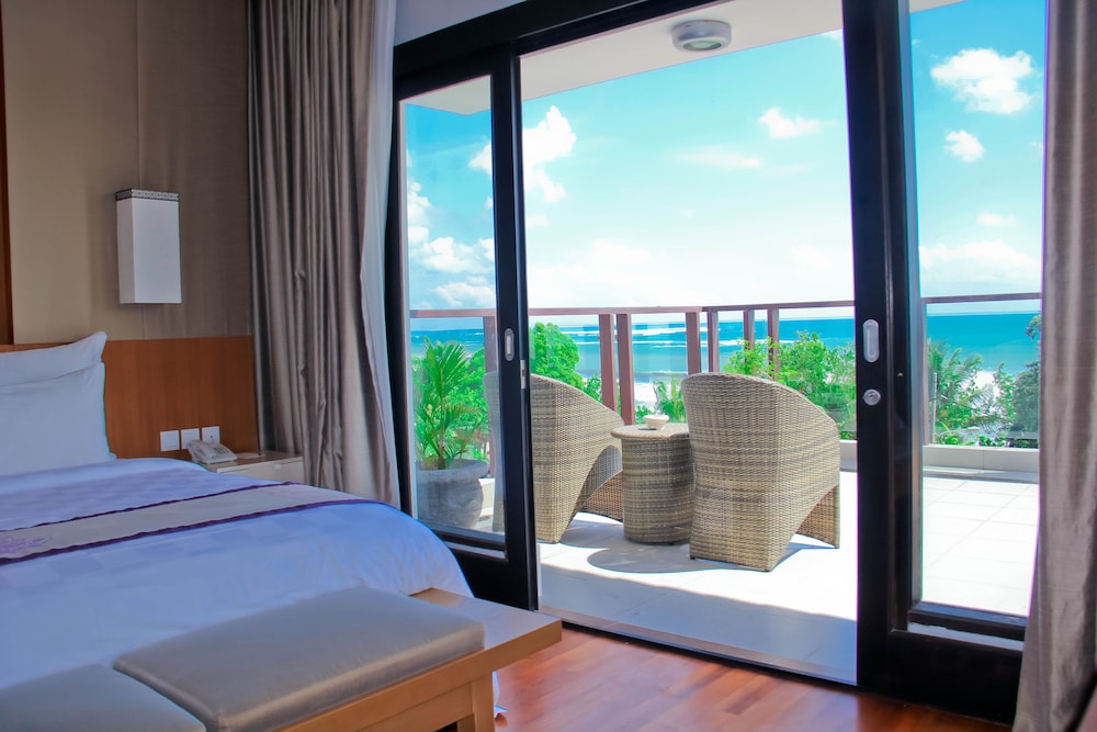 Executive Suite - Photo 5