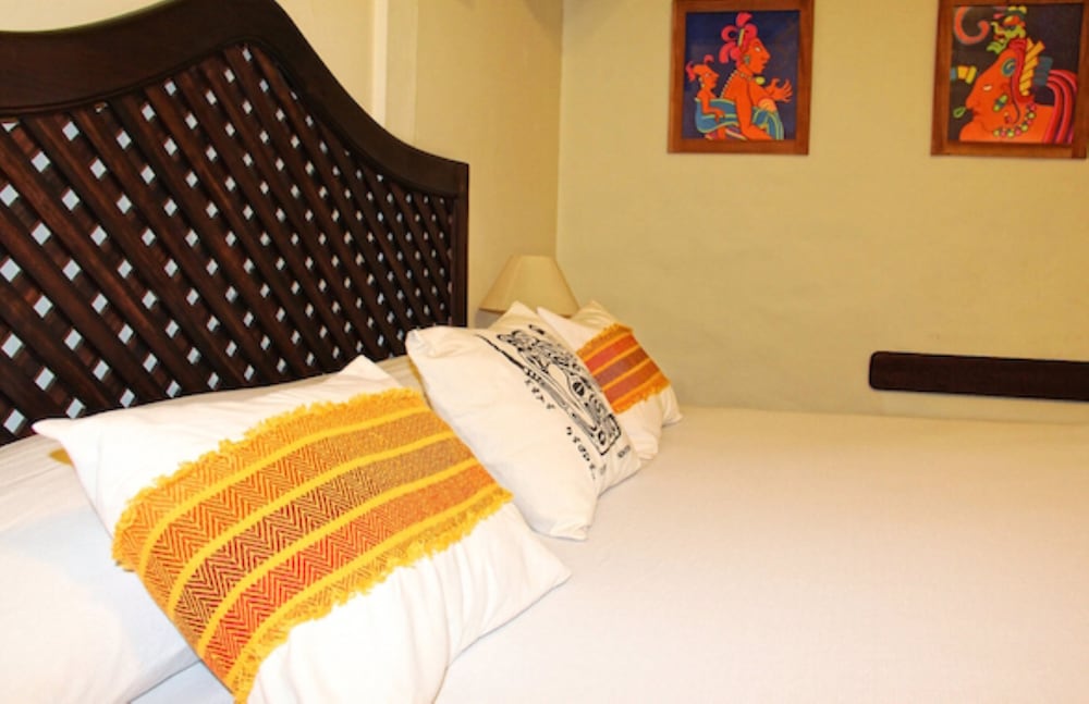 Room, 1 Queen Bed photo 2