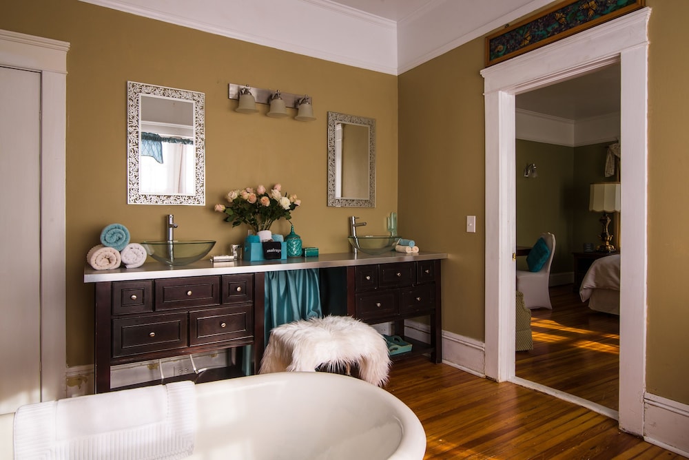Room (The Green Room) photo 2