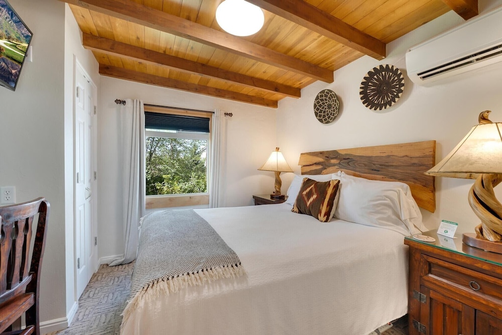 Executive Suite, 2 Bedrooms, Kitchen photo 2