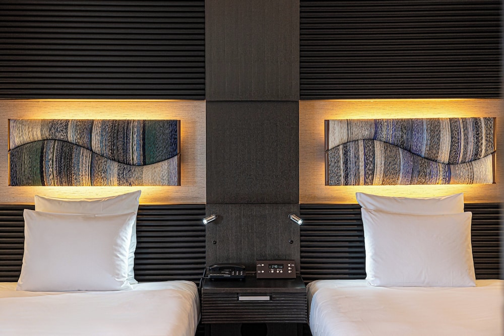 Junior Suite, 2 Twin Beds, Club Lounge Access - Photo 4