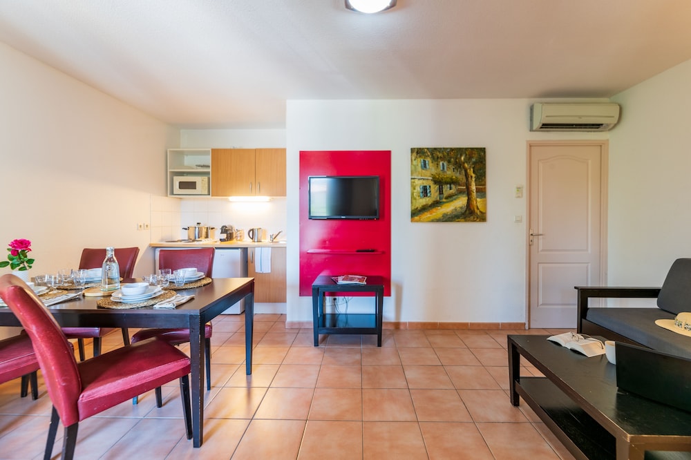 Superior Family Apartment - Photo 4