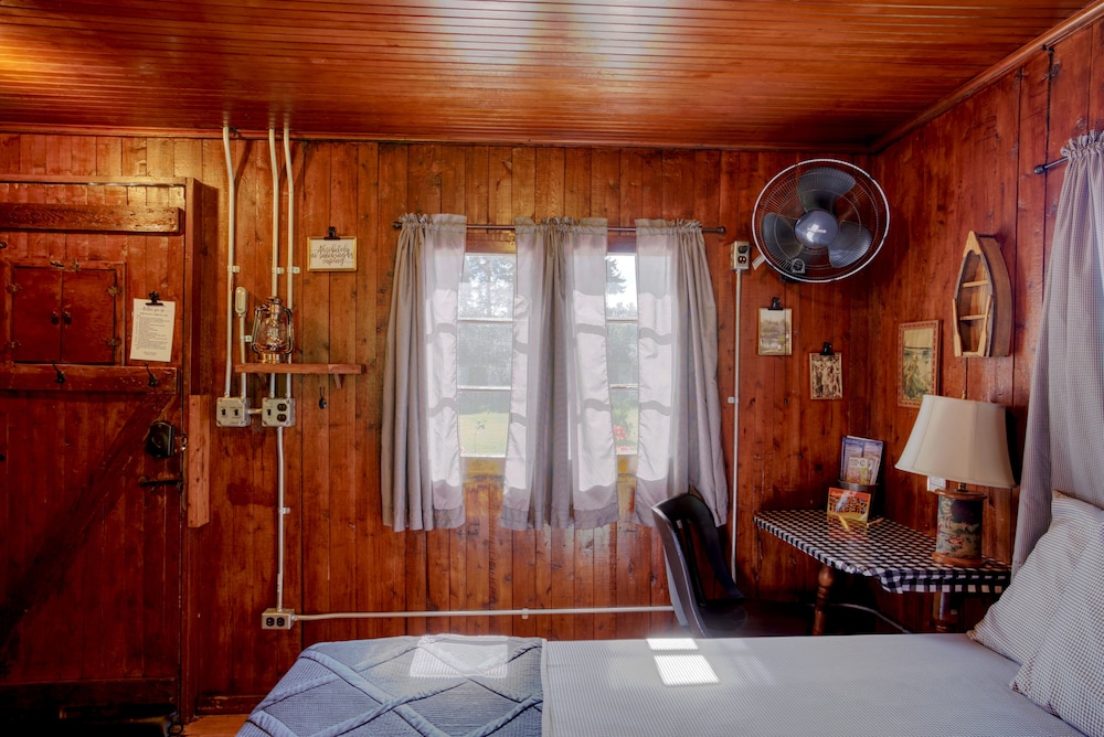 Cabin #4 - Gone Fishin' photo 3