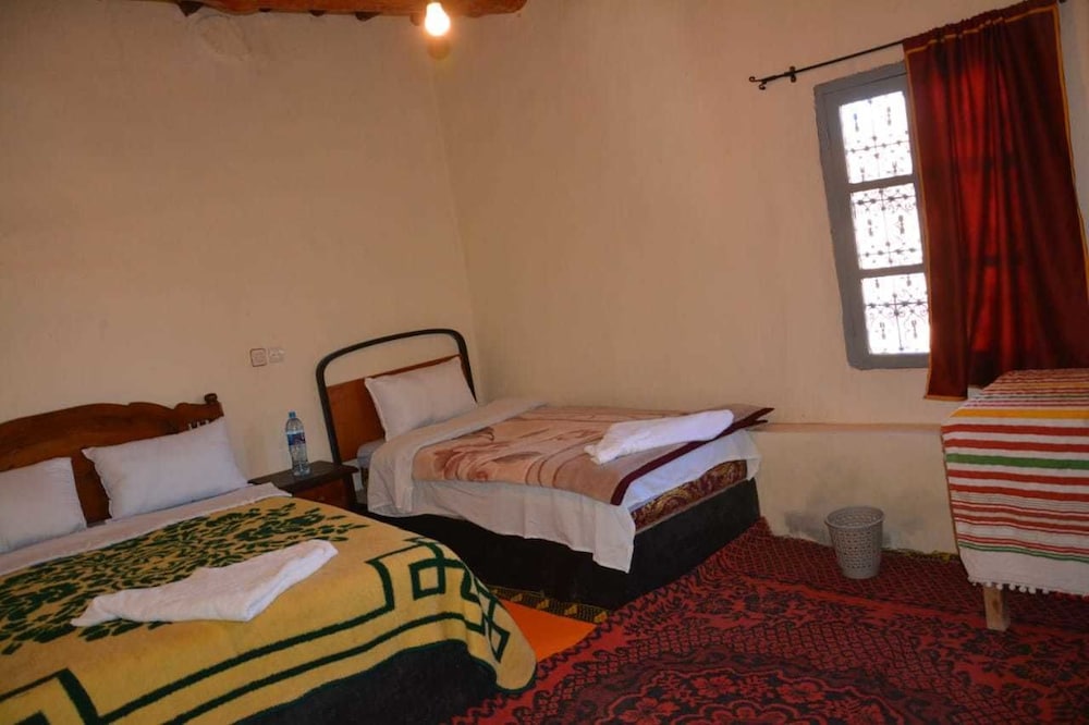 Standard Room, Multiple Beds photo 3