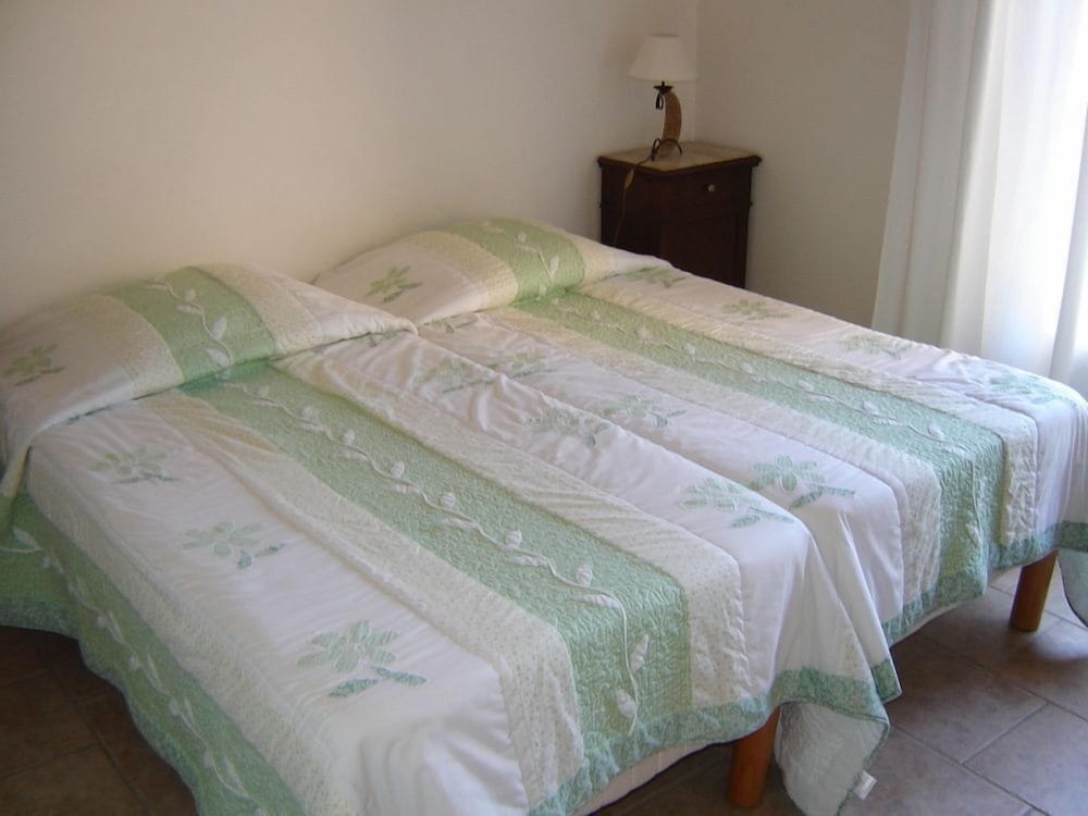 Room (Stella)