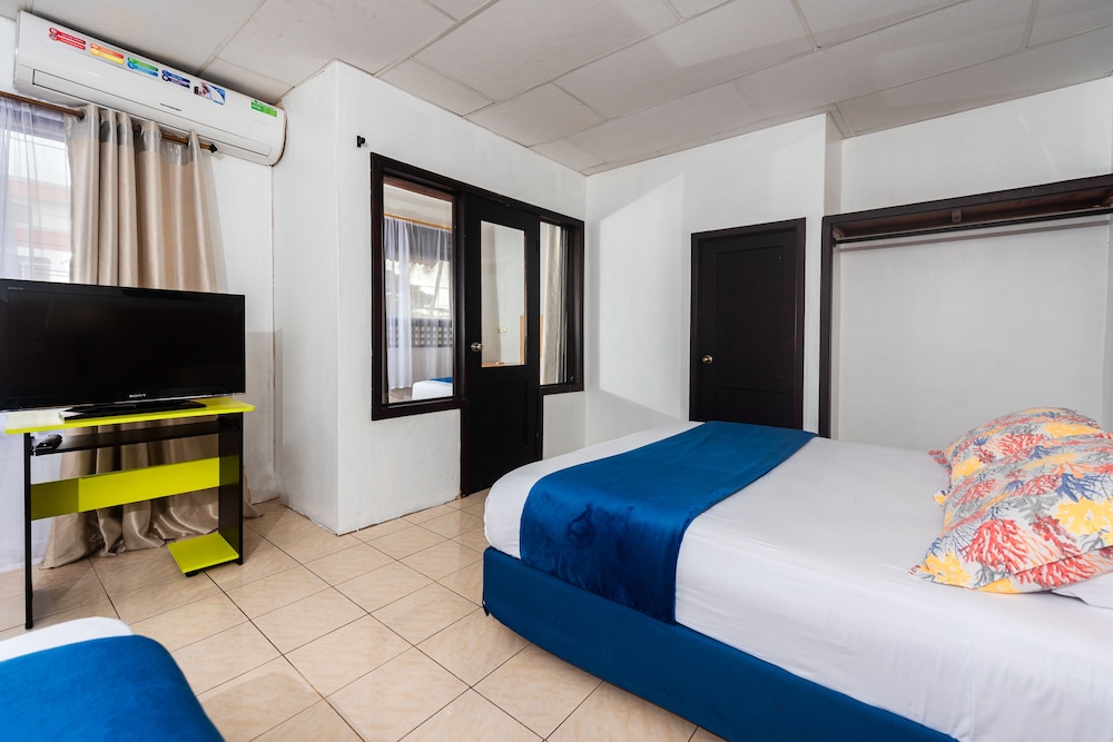 Family Suite, 2 Bedrooms, Balcony photo 3