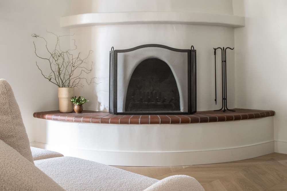 Bungalow, 2 Queen Beds, Fireplace - Photo 2
